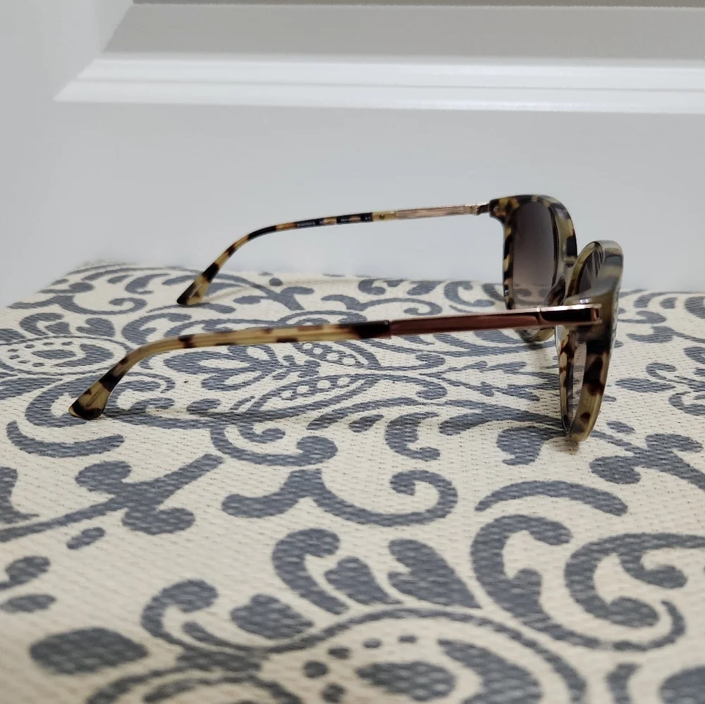 SOLD Kate Spade Shawna  Tortoise Sunglasses - Picture 5 of 6